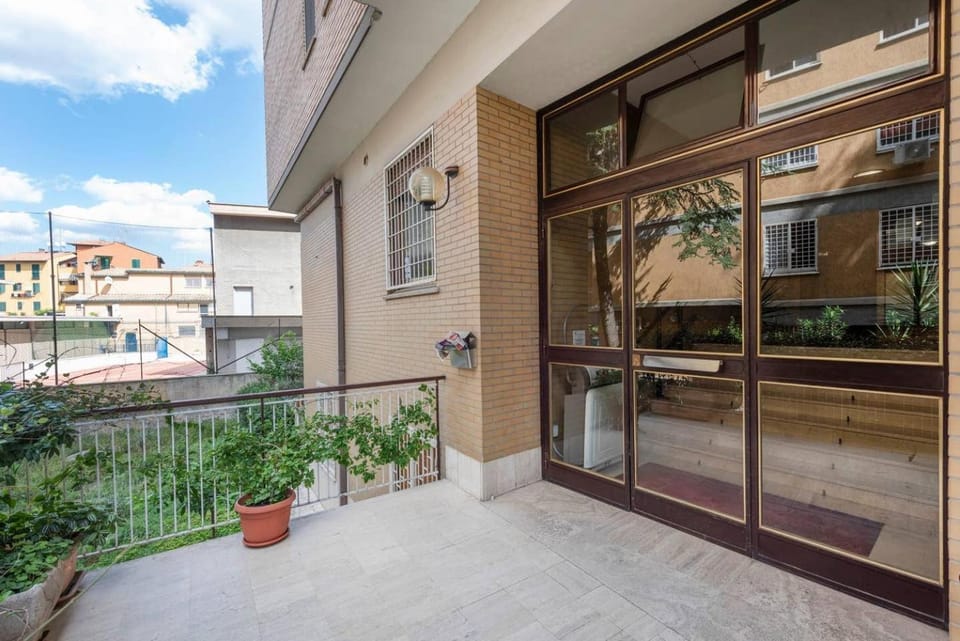 Property building, Quiet street view