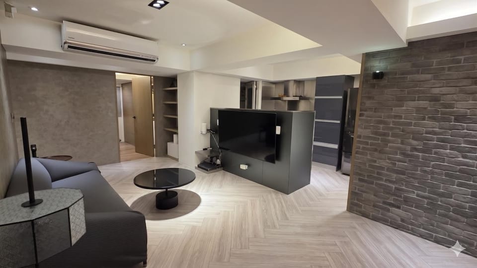 Communal lounge/ TV room, TV and multimedia, Living room, Seating area, Evening entertainment, air conditioner