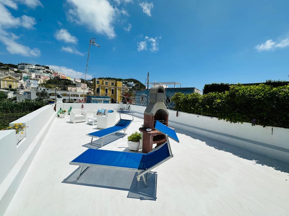 BBQ facilities, sunbed