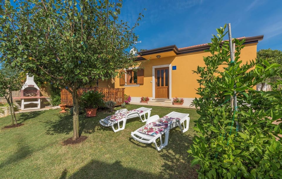 Property building, BBQ facilities, Garden