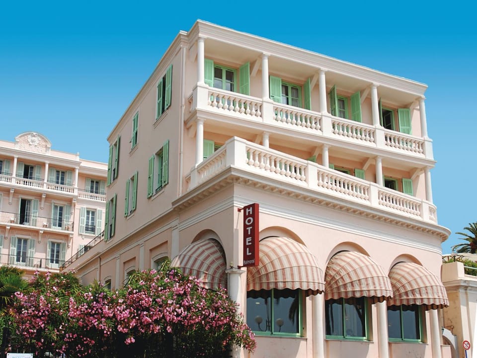 Property building, Facade/entrance