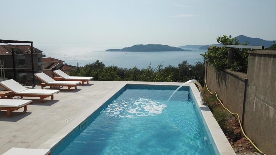 Pool view, Sea view, Swimming pool