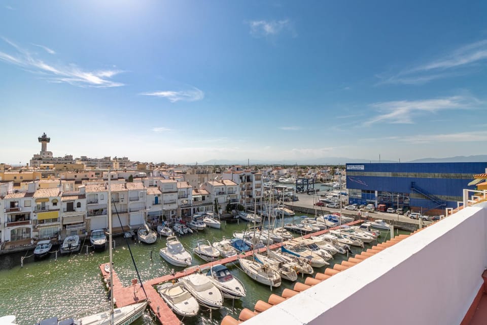 Balcony/Terrace, City view, Street view