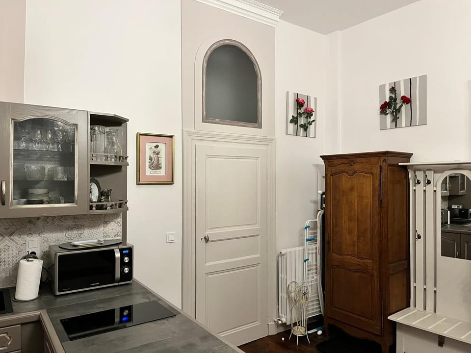 Kitchen or kitchenette, stove