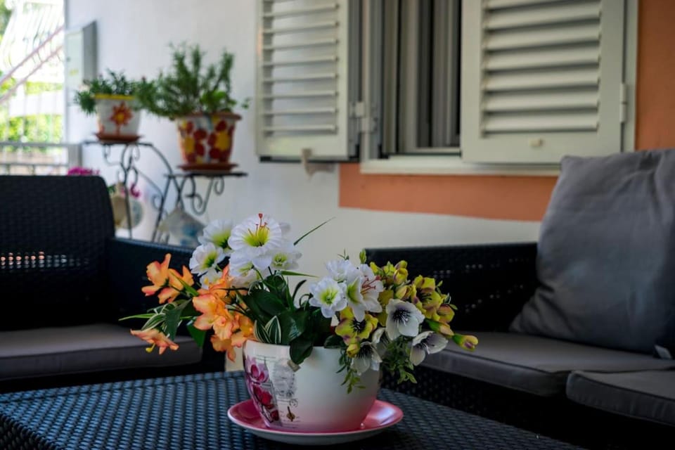 Patio, Seating area