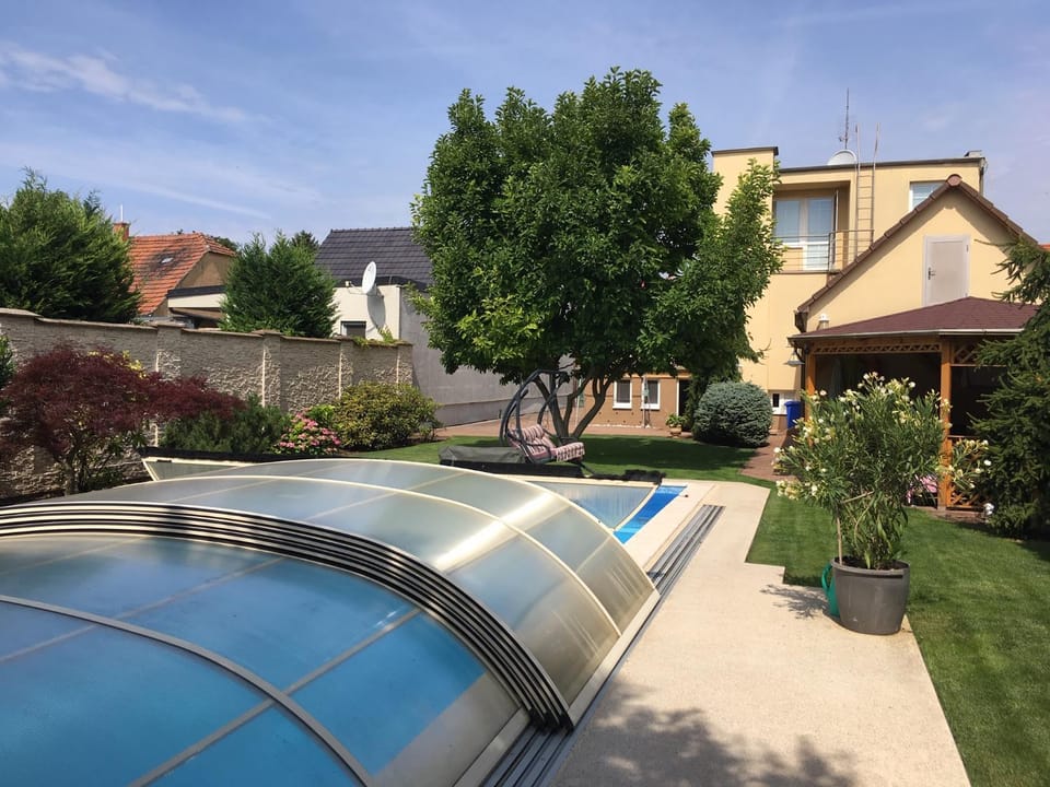 Swimming pool, Swimming pool