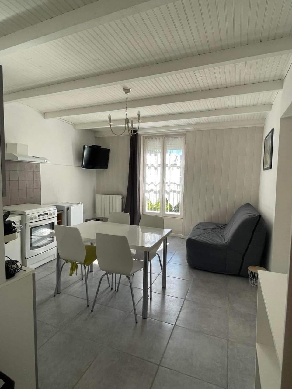meublé 40m2 classé 2 étoiles. Lumineux les Mées 04190 Apartment in Provence-Alpes-Côte d'Azur