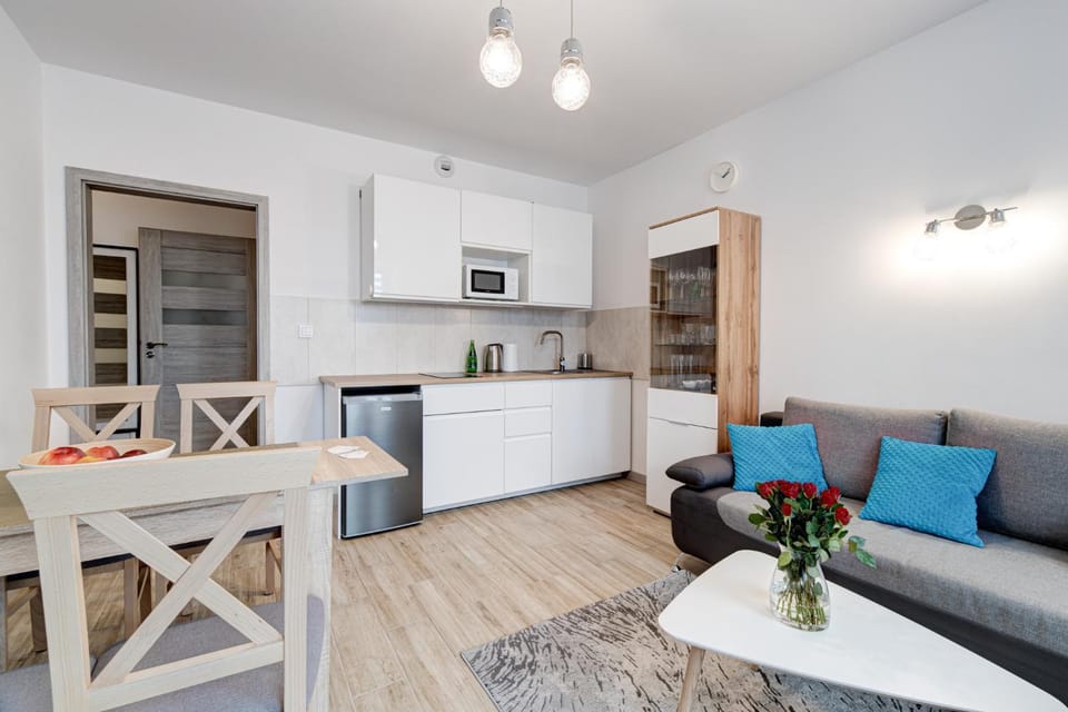 Kitchen or kitchenette, Living room, Seating area, Dining area, minibar, stove
