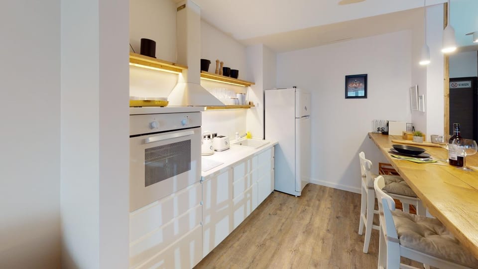 Kitchen or kitchenette