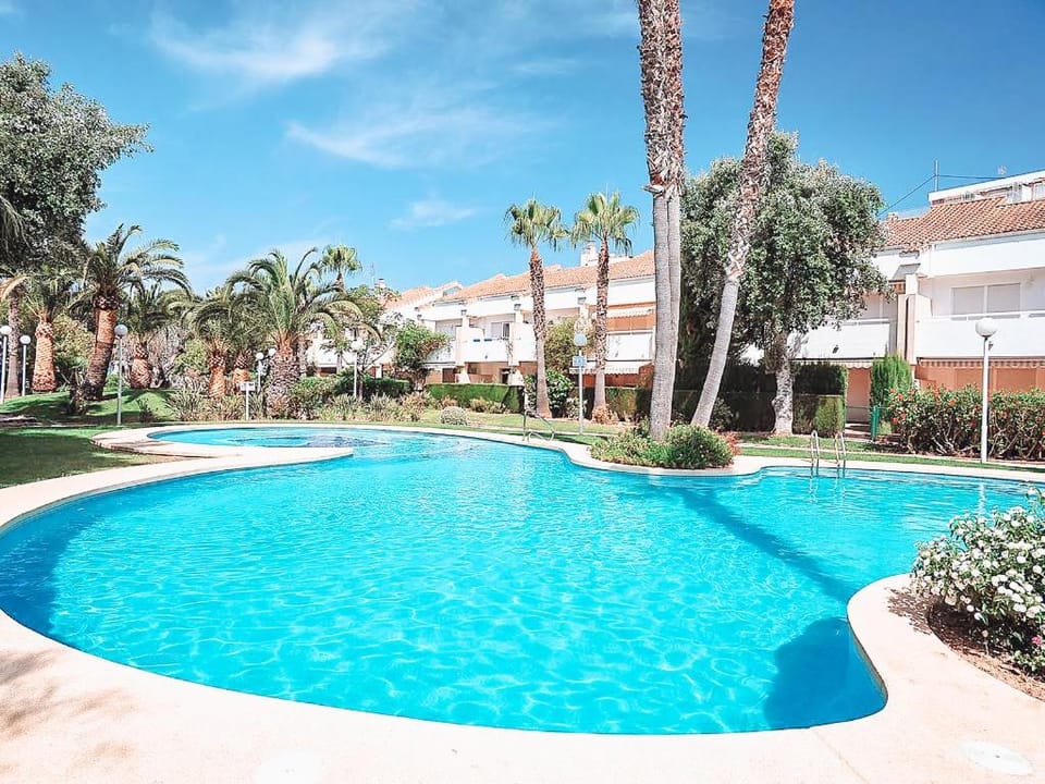 Swimming pool, Swimming pool