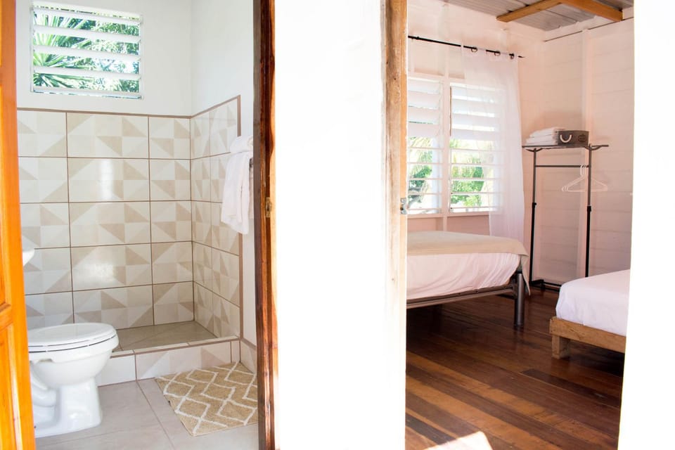 Shower, Toilet, Bathroom, Bedroom, Bath, towels