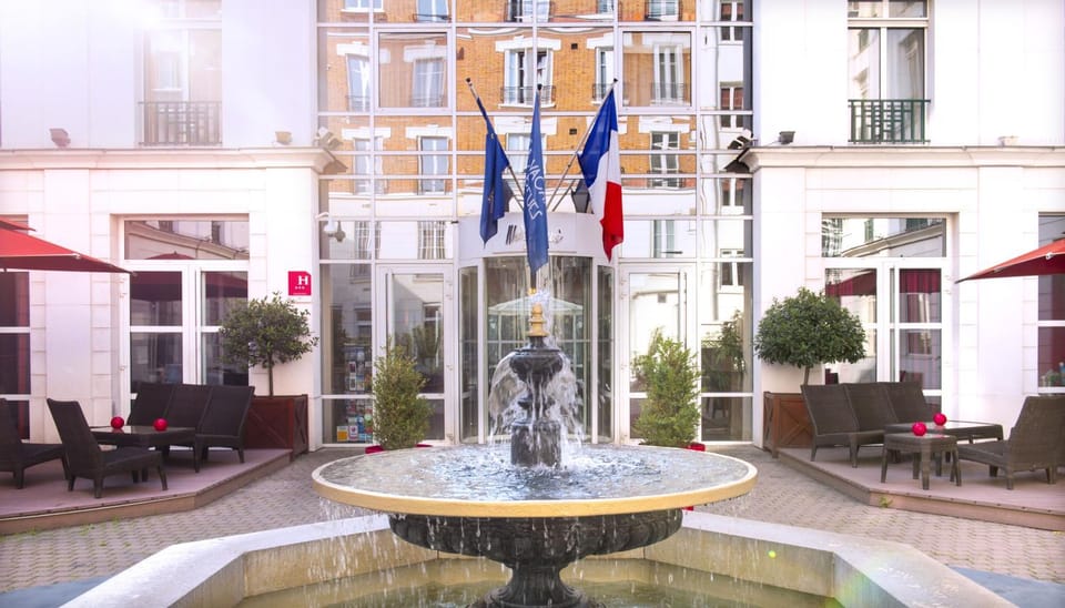Facade/entrance, Garden view