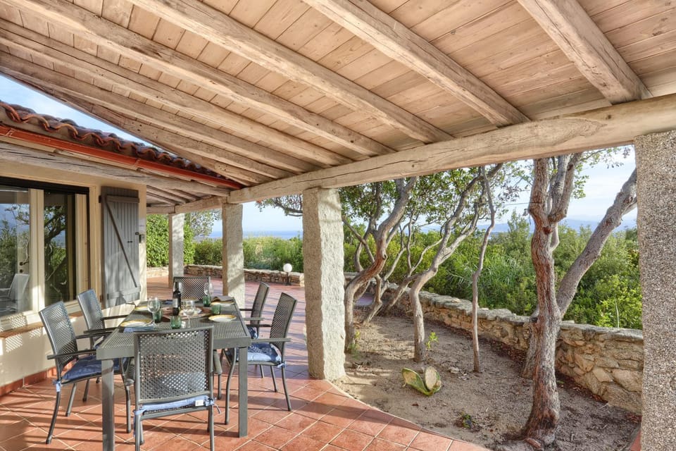 Property building, Patio, Garden, Dining area, Garden view