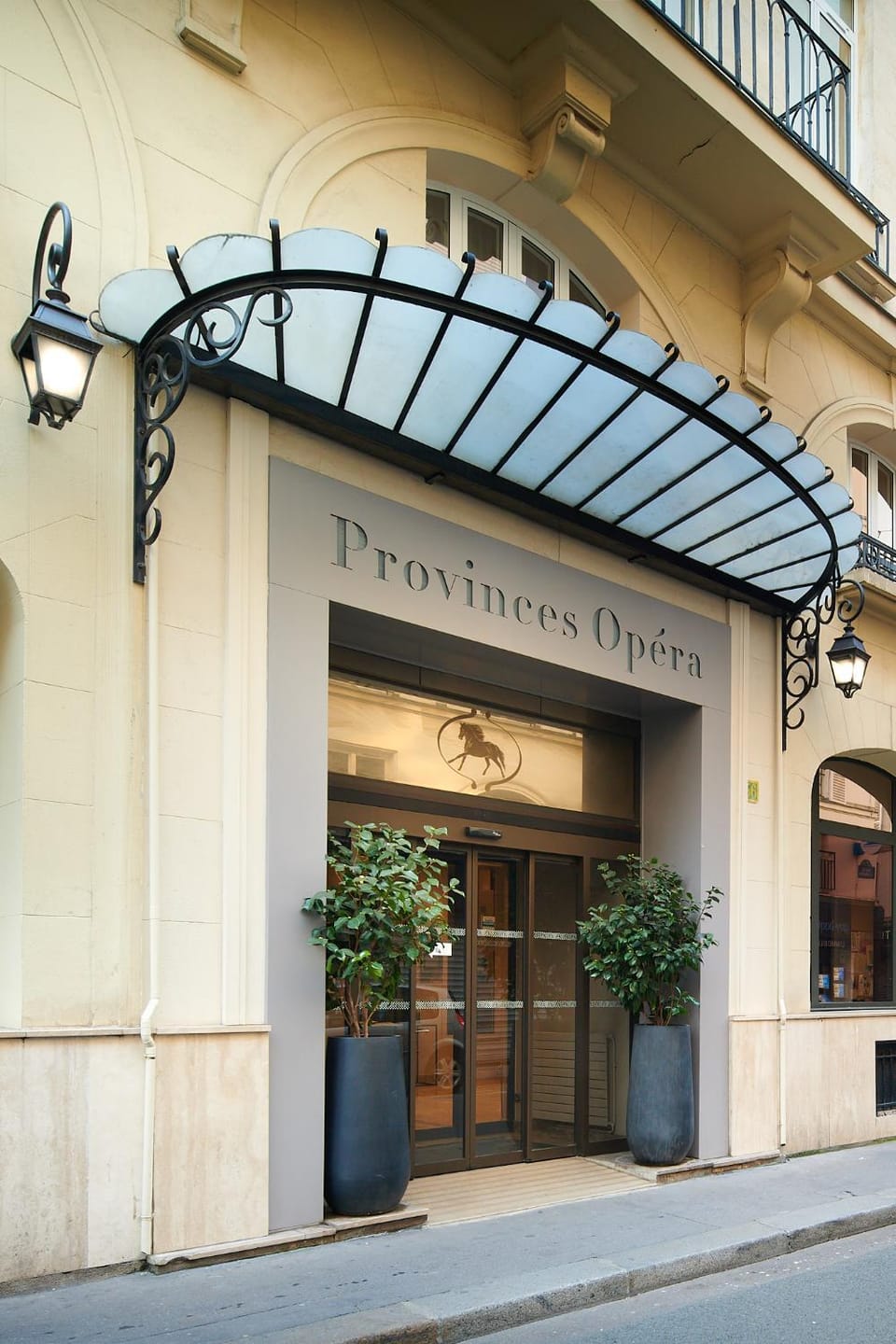 Property building, Facade/entrance