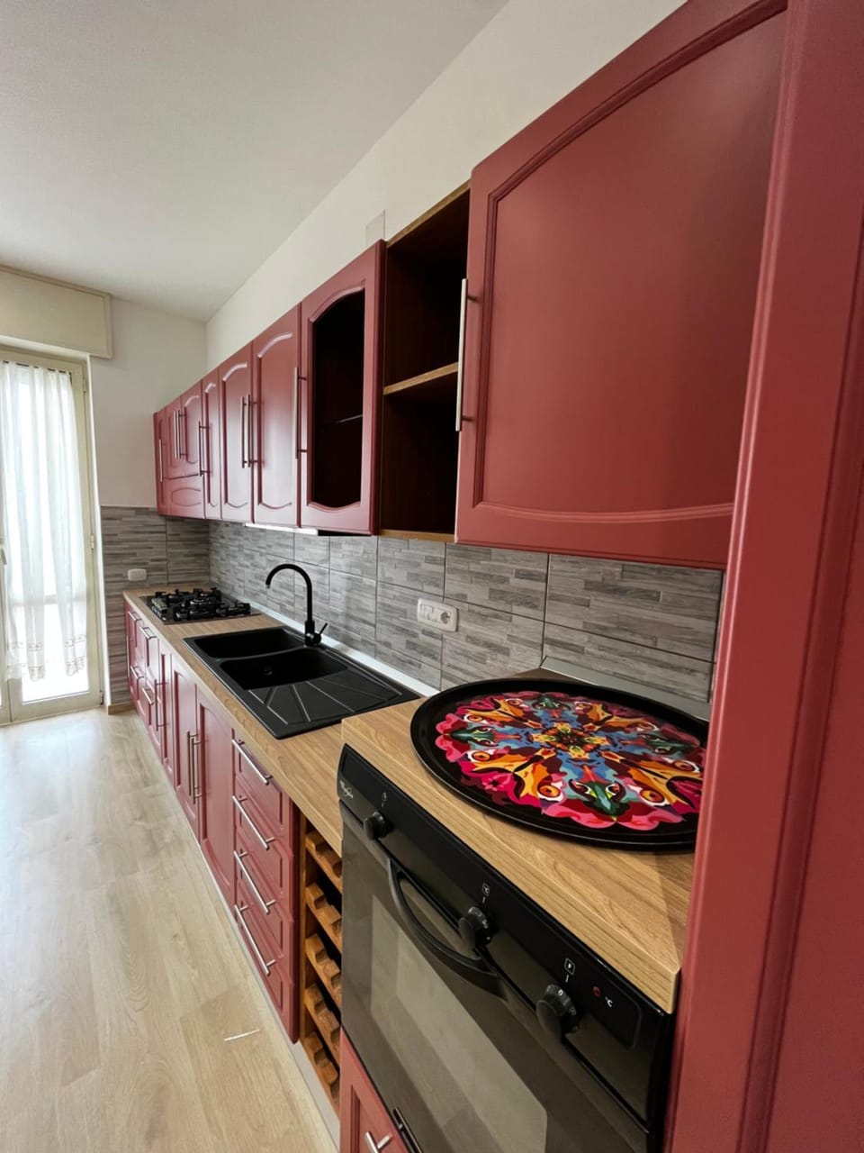 Kitchen or kitchenette, pet friendly, stove