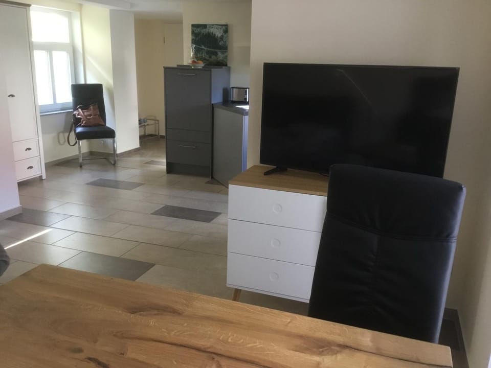 TV and multimedia, Photo of the whole room