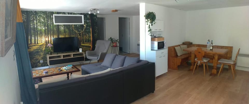 TV and multimedia, Living room, Dining area