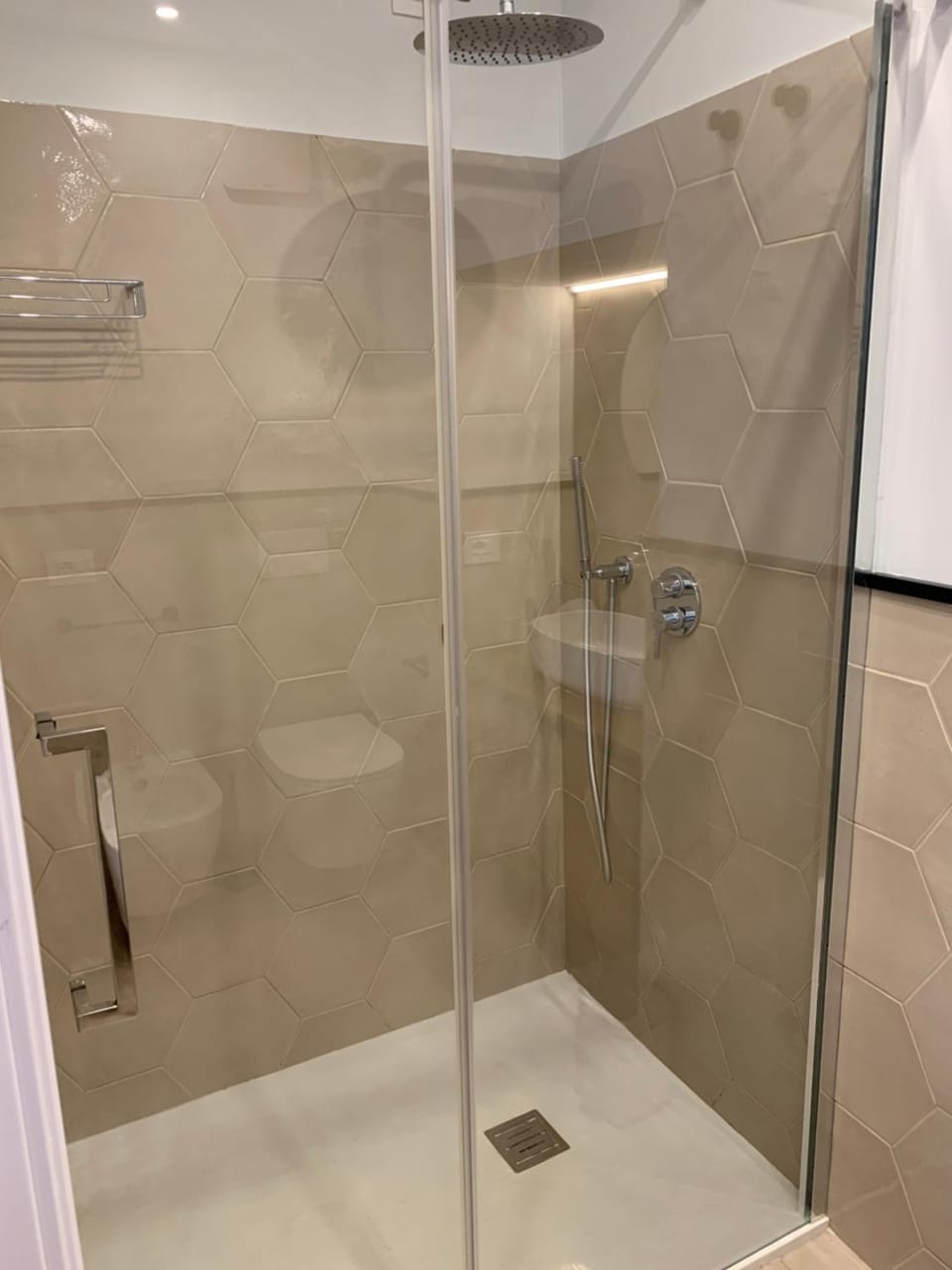 Shower, Shower, Bathroom, Bathroom