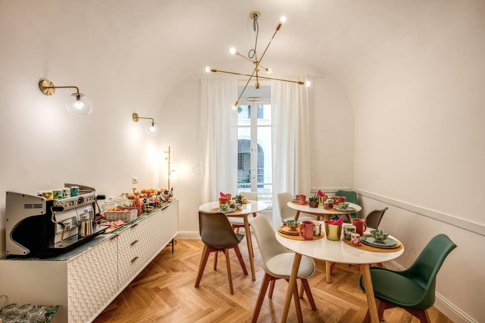 Food and drinks, Dining area, Breakfast, Continental breakfast, Buffet breakfast