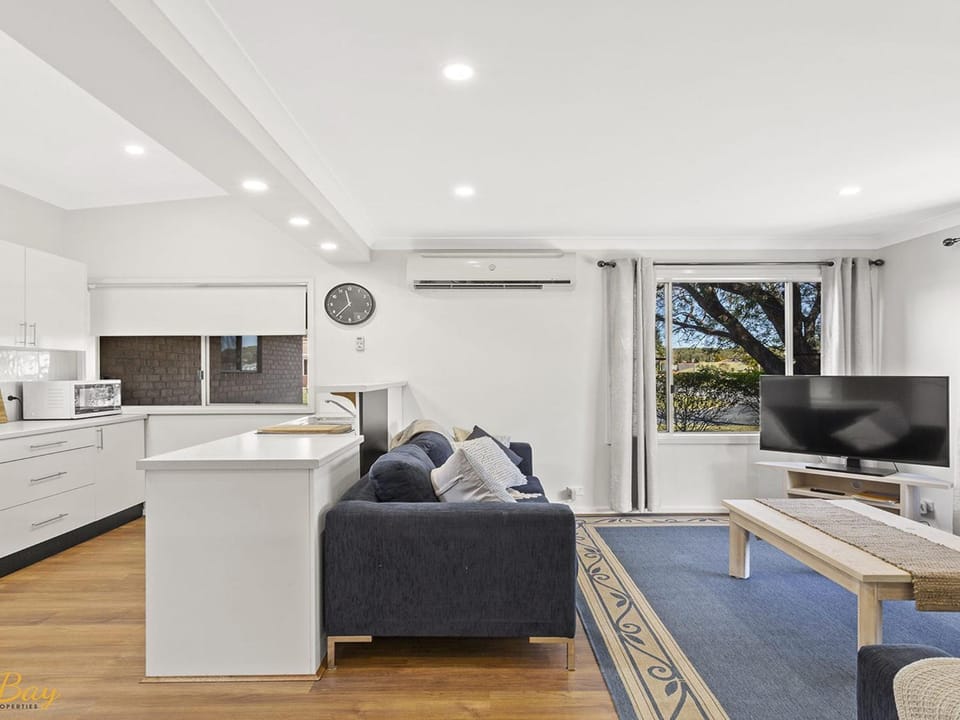 Living room, Seating area, kitchen