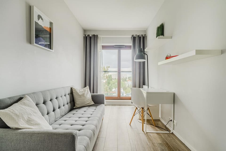 Bed, Photo of the whole room, Seating area, Bedroom