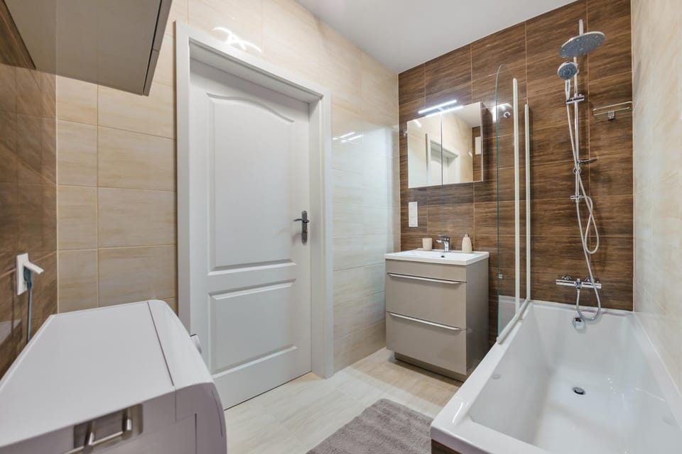 Bathroom, Bath