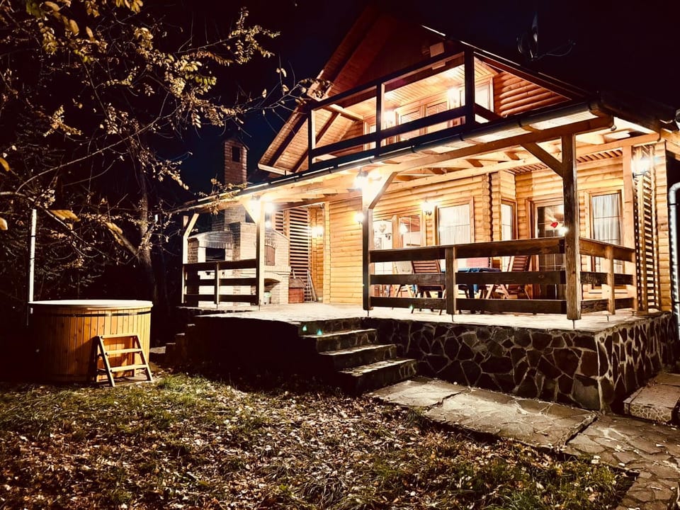 Property building, Hot Tub