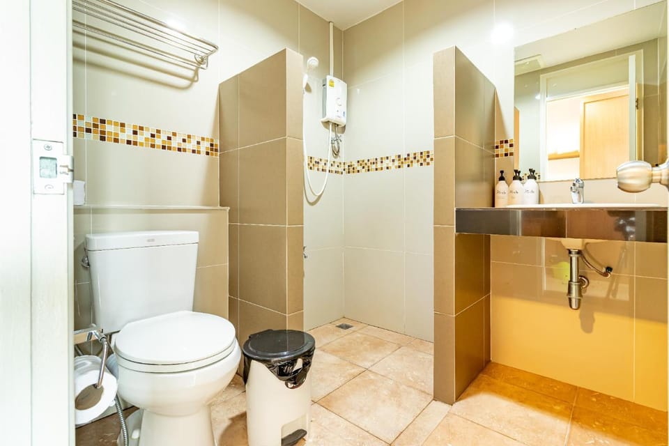 Shower, Toilet, Bathroom