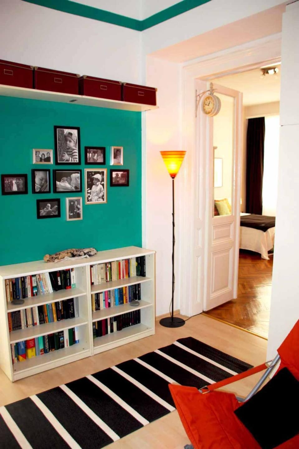 Library, Photo of the whole room, Decorative detail