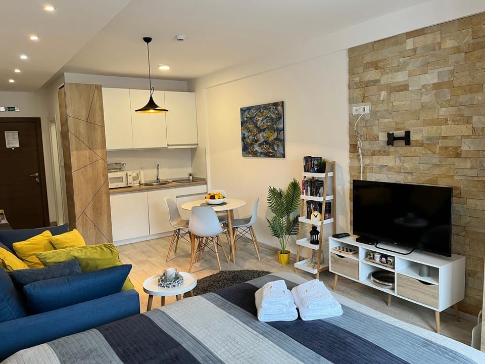 Kitchen or kitchenette, Living room, Seating area