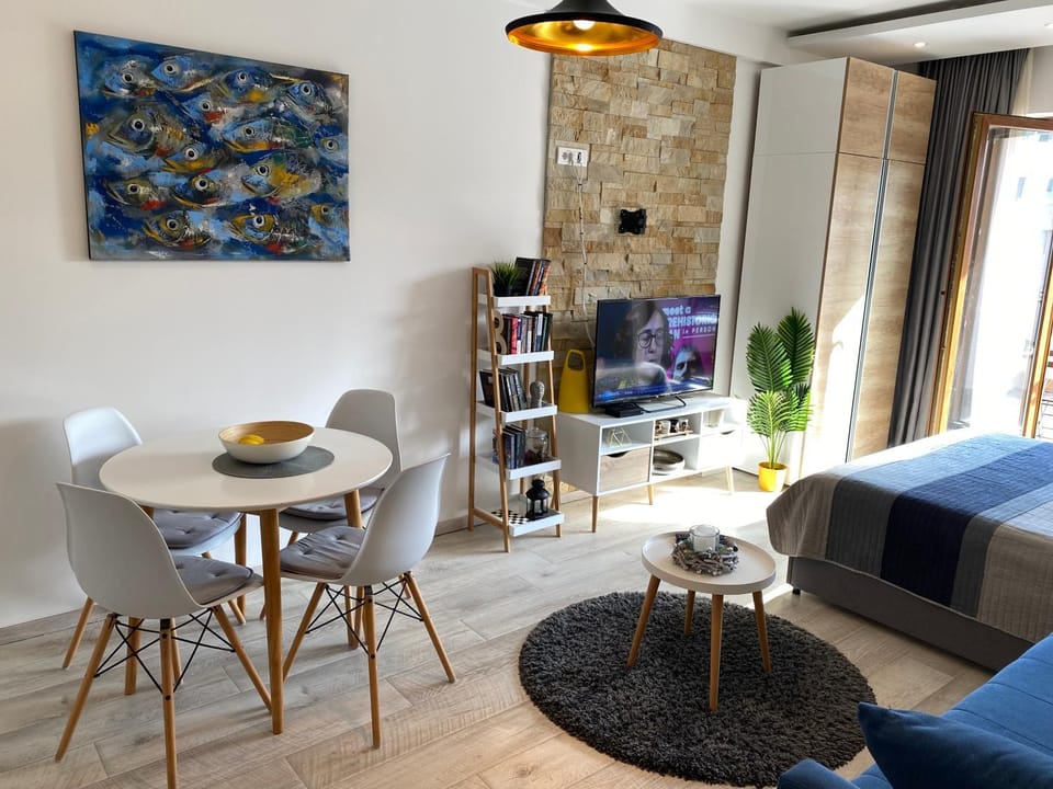 Living room, Seating area, Dining area