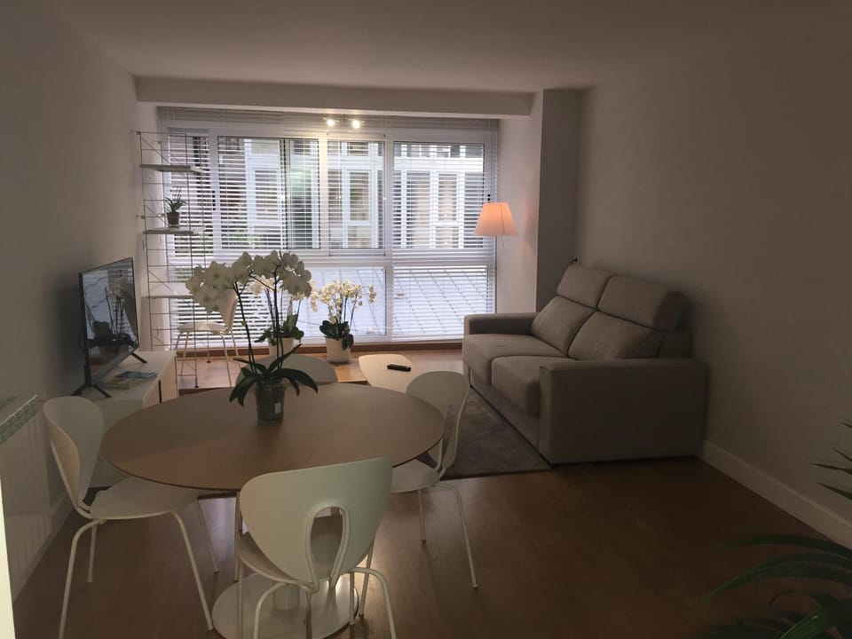 TV and multimedia, Living room, Dining area