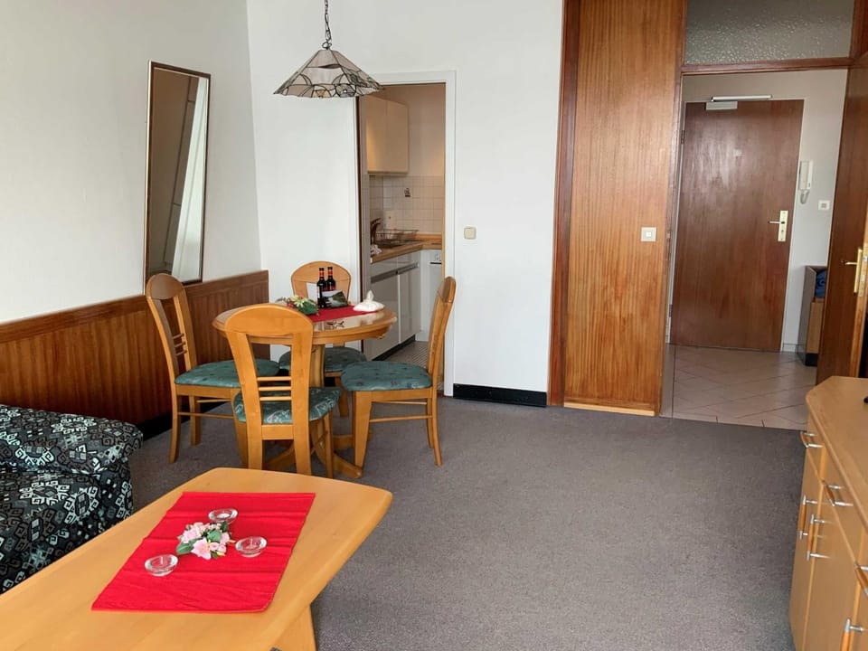 App_ an der Seepromenade _ Mittels Apartment in Eutin