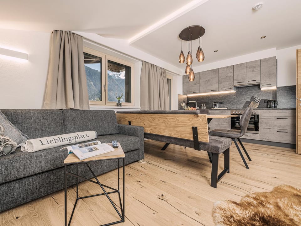 Living room, Seating area, Dining area