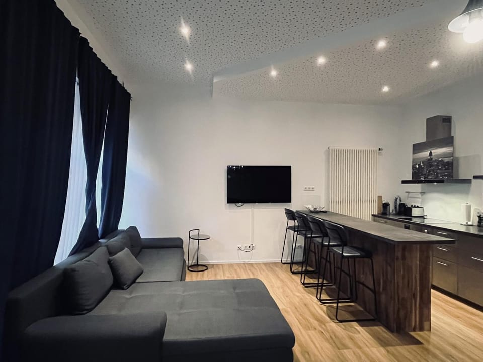 TV and multimedia, Kitchen or kitchenette, Living room, Seating area, Dining area, Evening entertainment