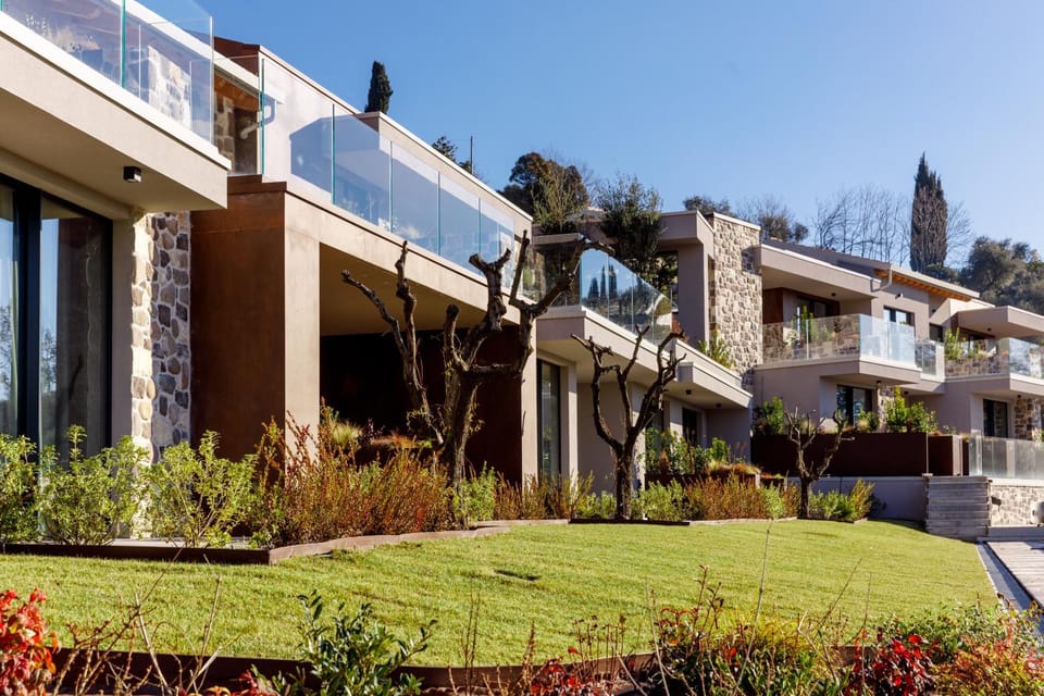 Property building, Garden