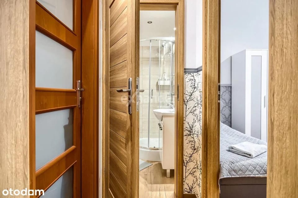 Shower, Bathroom, towels