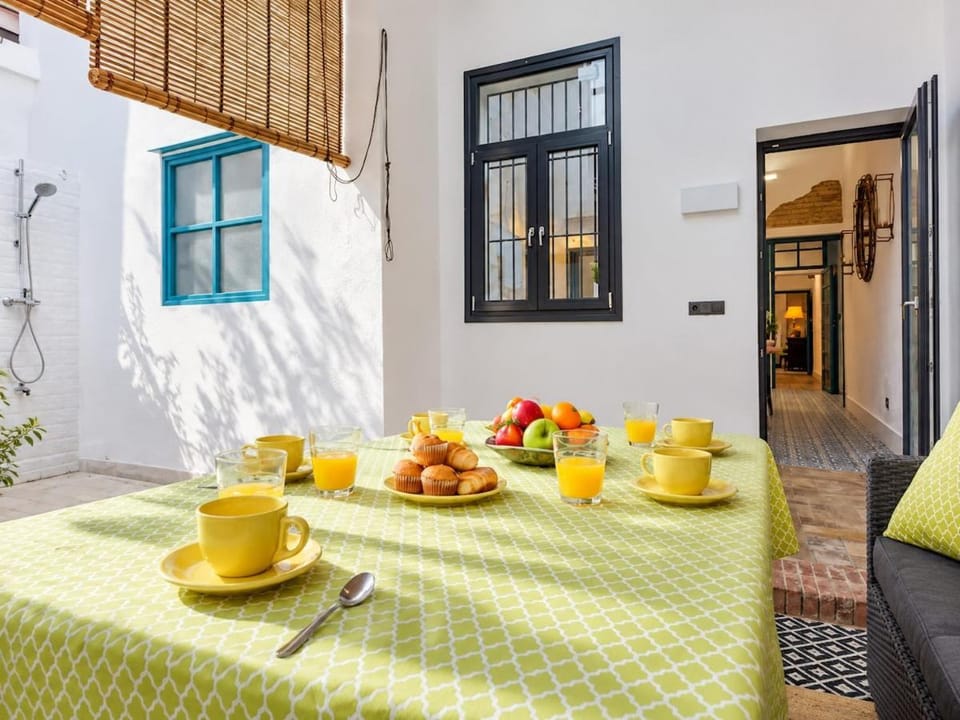 Patio, Dining area