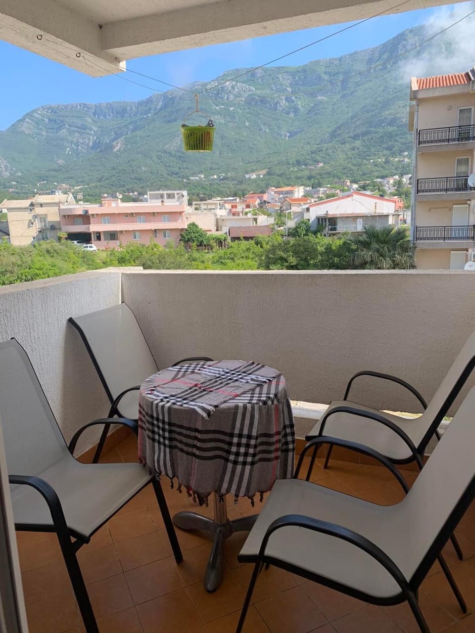 Balcony/Terrace, Mountain view