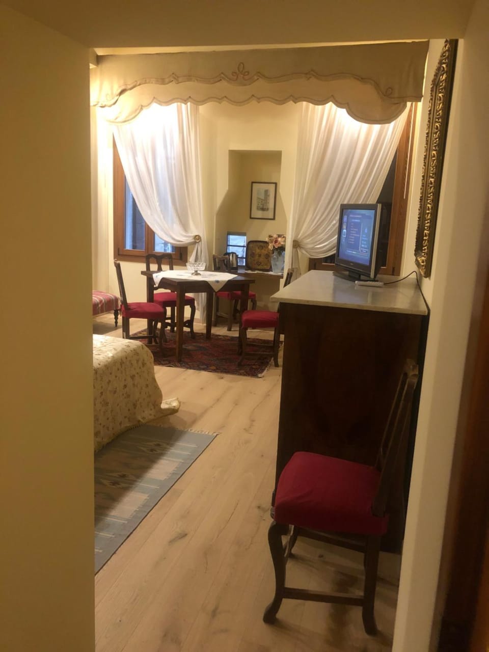 TV and multimedia, Living room, Other, Seating area, Dining area