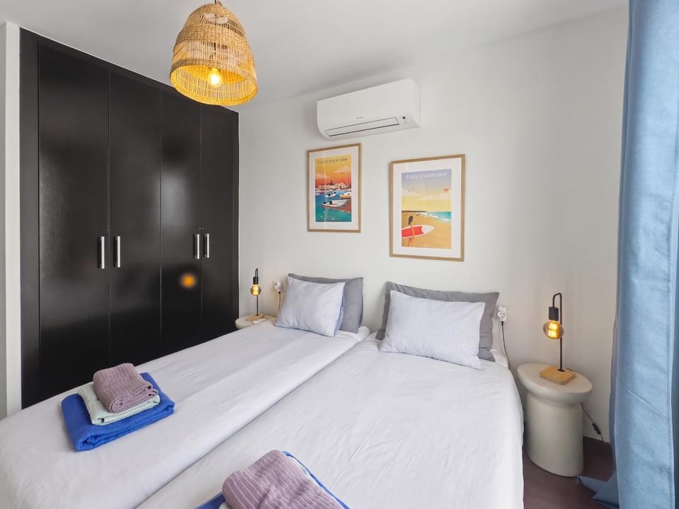 Bed, Balcony/Terrace, Bedroom, wardrobe, air conditioner