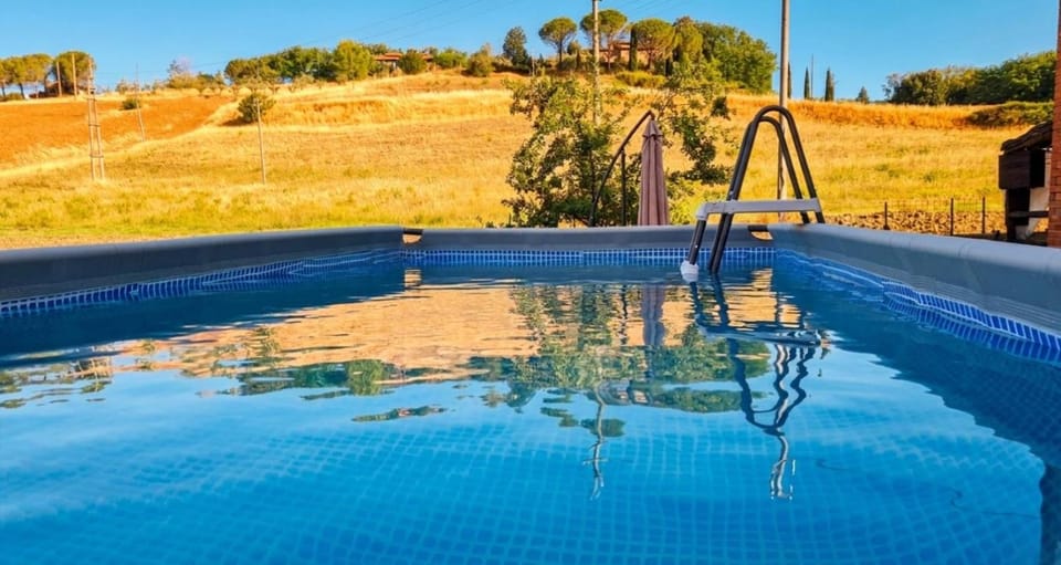VAL D'ORCIA DELUXE 2, RAFFINATA CASA immersa nel verde con WiFi, giardino e parcheggio Apartment in Tuscany