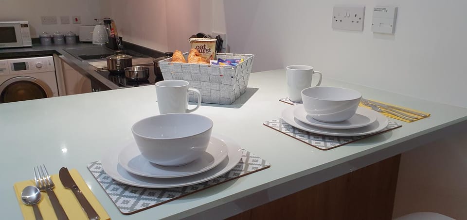 Coffee/tea facilities, Kitchen or kitchenette, Dining area, Communal kitchen, Breakfast