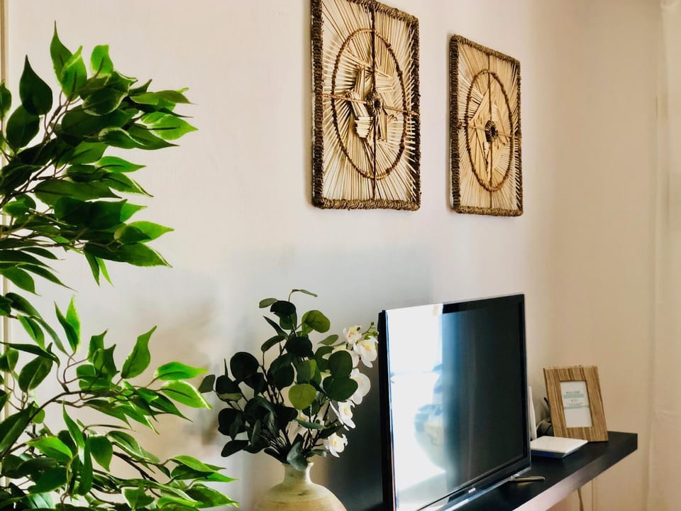 TV and multimedia, Coffee/tea facilities, Living room, Lobby or reception