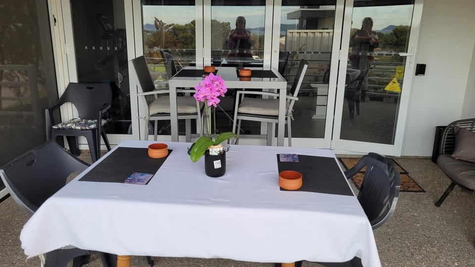 Property building, Breakfast