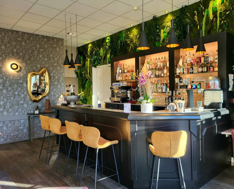Lounge or bar