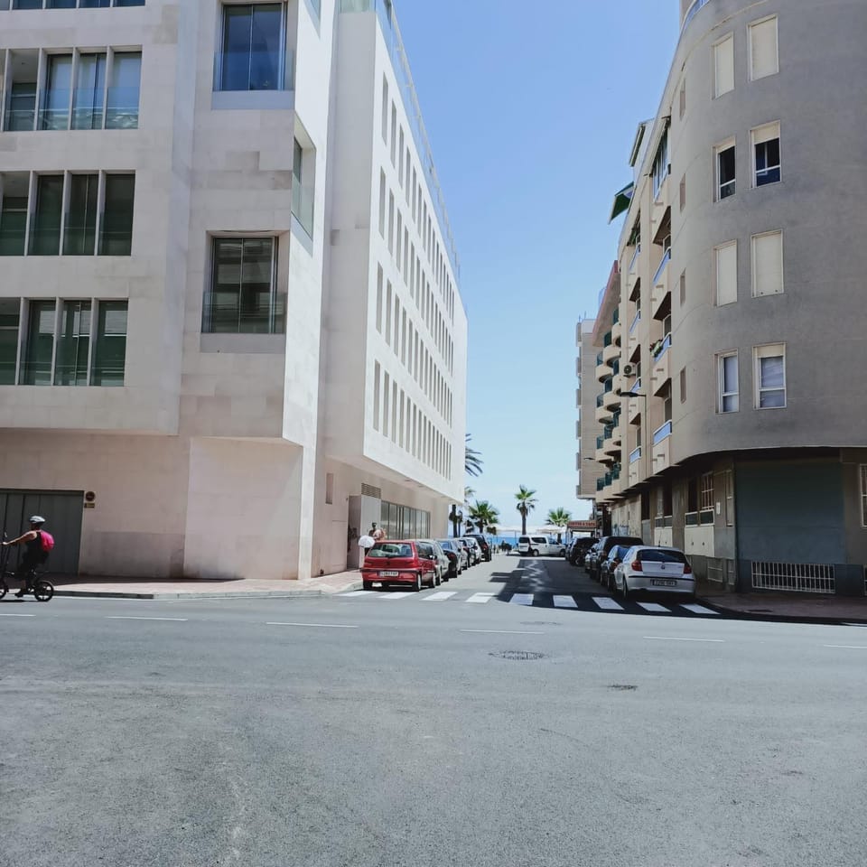 Bird's eye view, Sea view, Street view, Quiet street view
