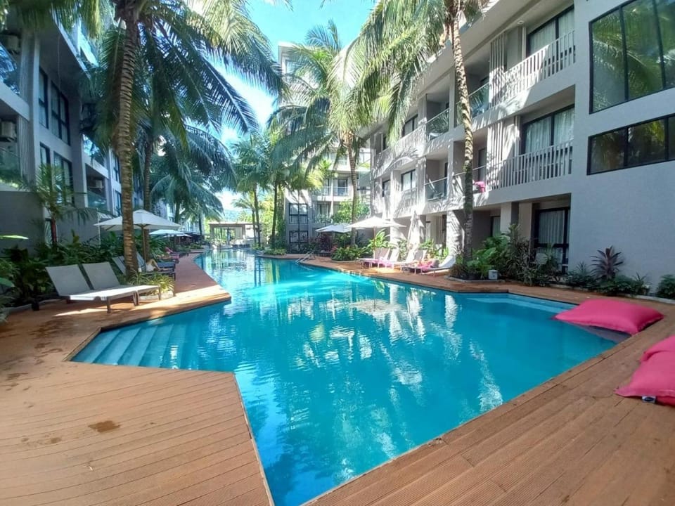 Garden, Solarium, Pool view, Swimming pool, sunbed