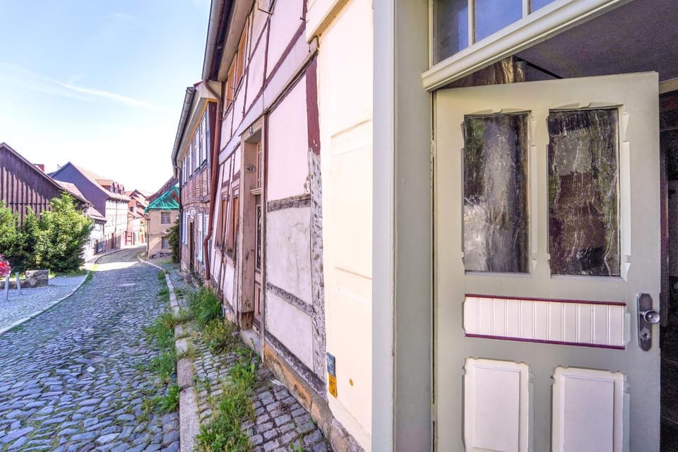 "Kleinstes Haus von Blankenburg" Urlaub in einem einzigartigen Baudenkmal House in Thale