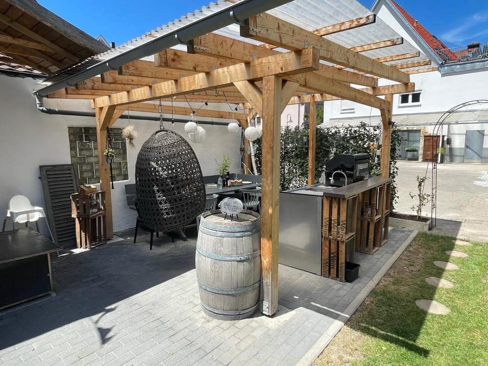 Patio, Day, BBQ facilities